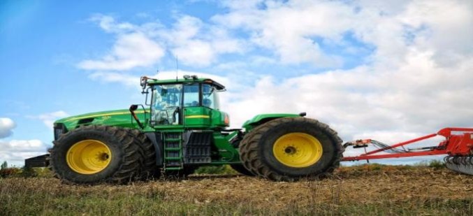 Тамбовские аграрии закупили 181 трактор и 100 комбайнов